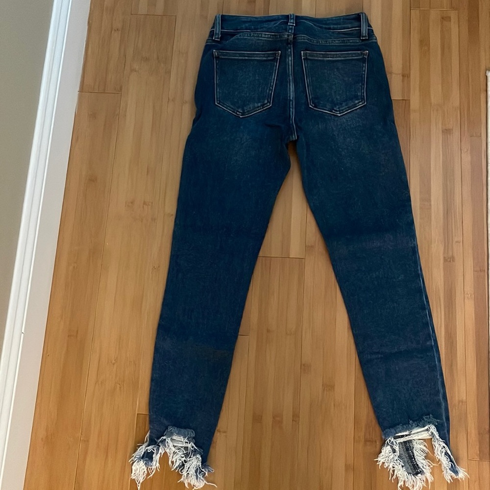 JBD Stretchy fitted blue jeans size 24. If you are a size 25 these will also fit - Picture 2 of 2